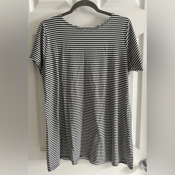 Buttercream Clothing tunic tee in white & charcoal grey, size 1X - Picture 5 of 13